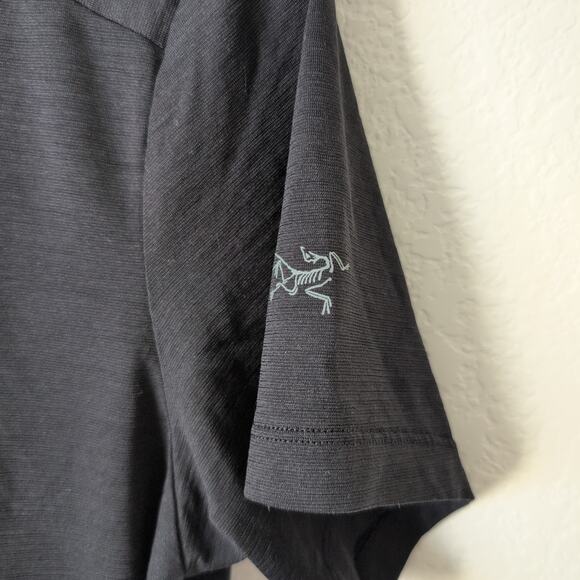 Arc'teryx Men's Top Medium Black Breathable Workout Shirt Short Sleeve Gorpcore - Picture 3 of 9